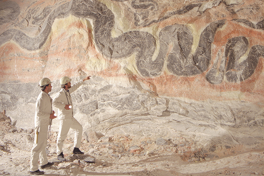 Geologists evaluate rock strata with potassic minerals in a K+S mine. (Photo: K+S)