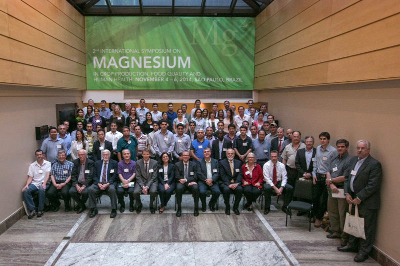 Teilnehmer am 2. Internationalen 
Symposium zur Rolle von Magnesium in der Pflanzenproduktion, in der Qualität von Nahrungsmitteln und in der menschlichen Gesundheit